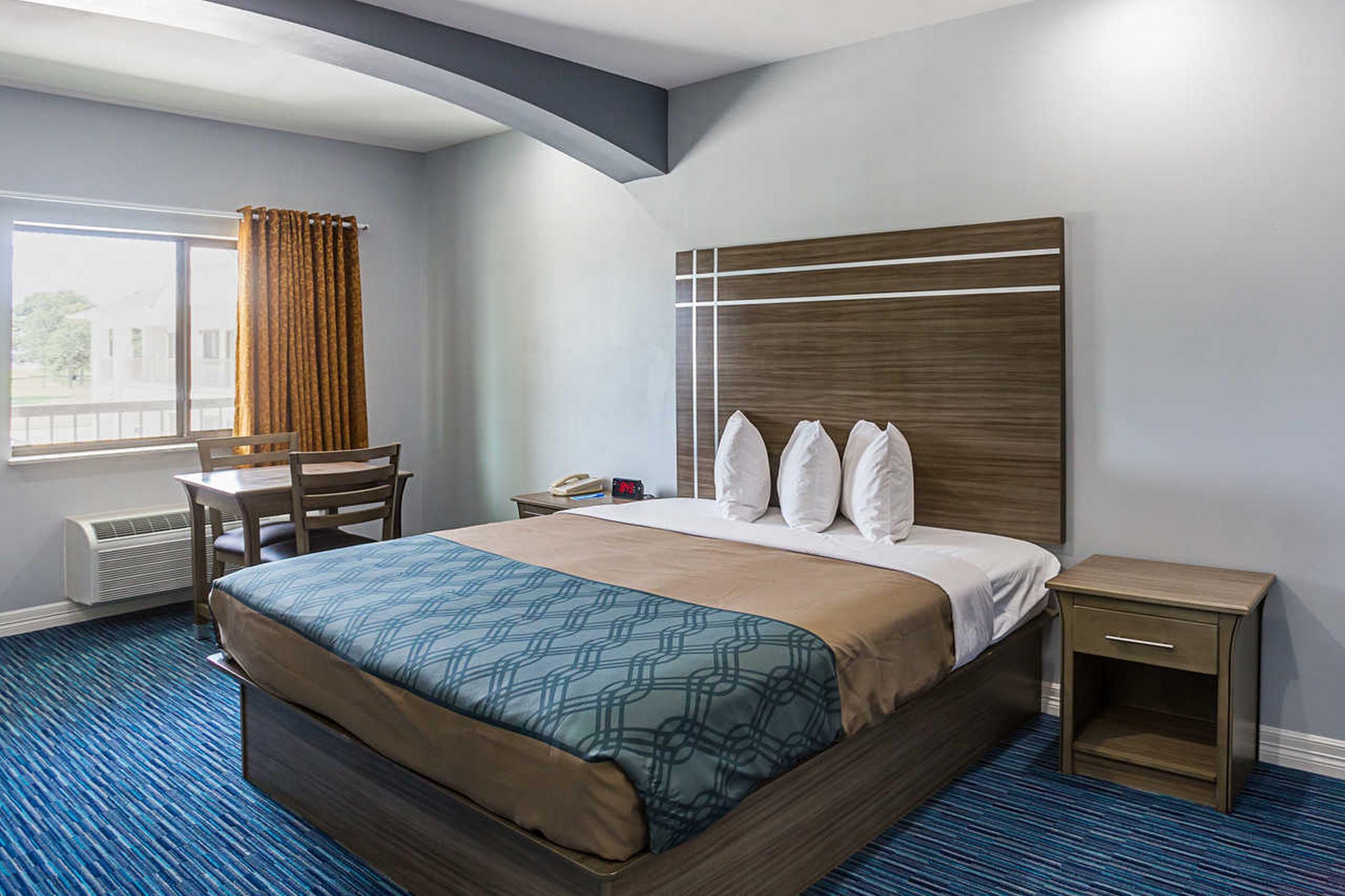 קלארקסוויל Rodeway Inn & Suites מראה חיצוני תמונה
