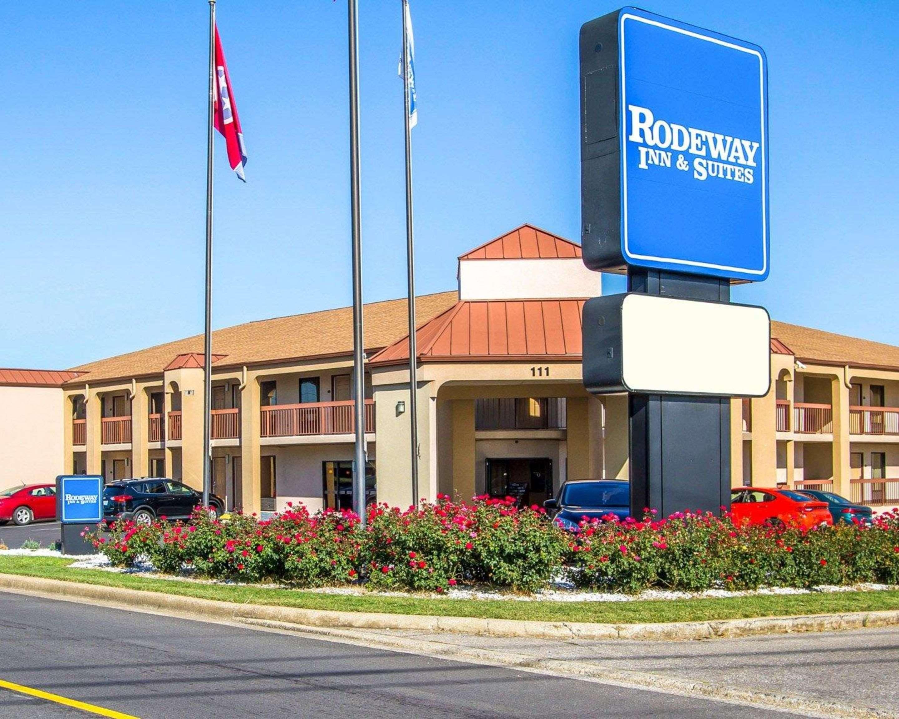 קלארקסוויל Rodeway Inn & Suites מראה חיצוני תמונה