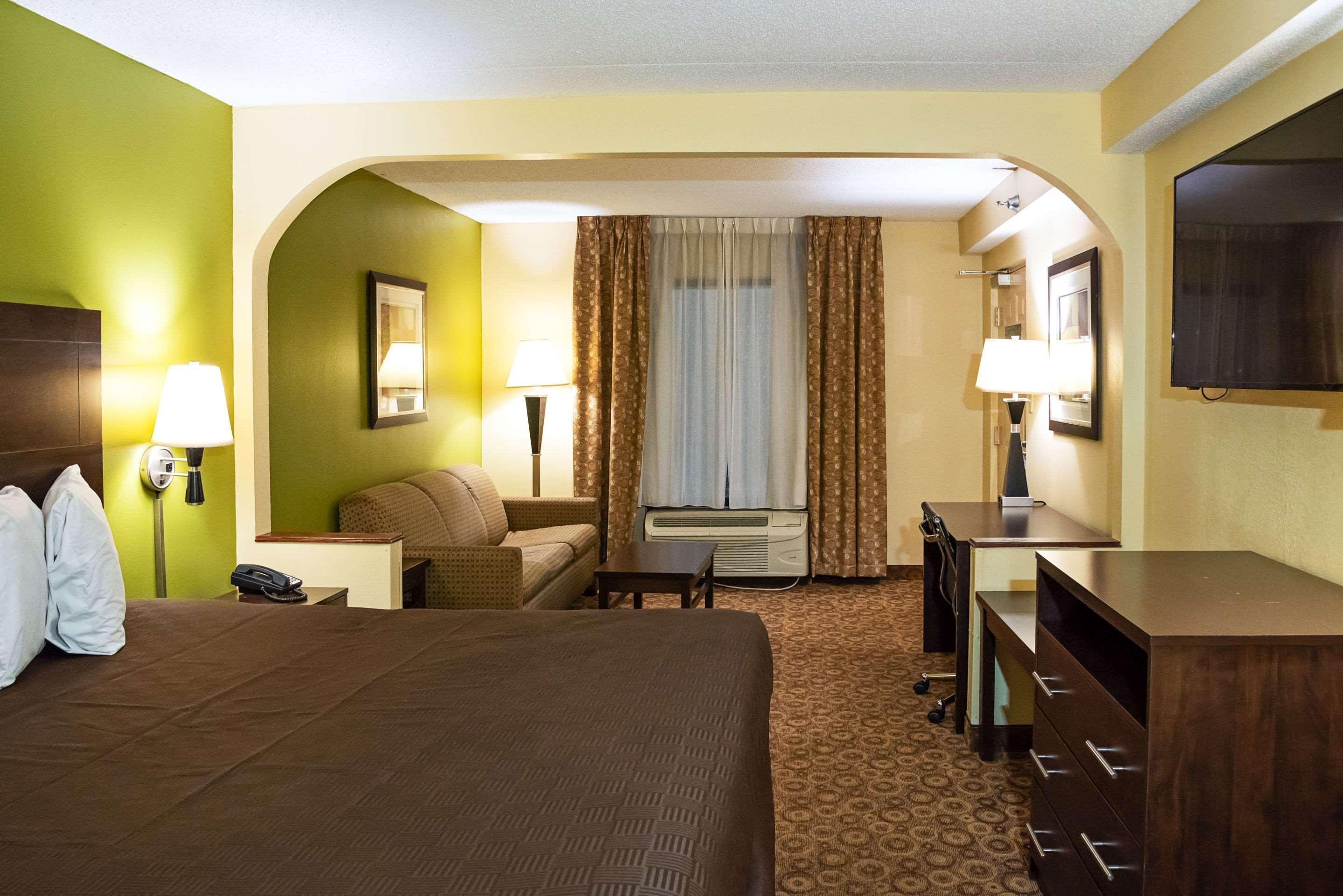 קלארקסוויל Rodeway Inn & Suites מראה חיצוני תמונה