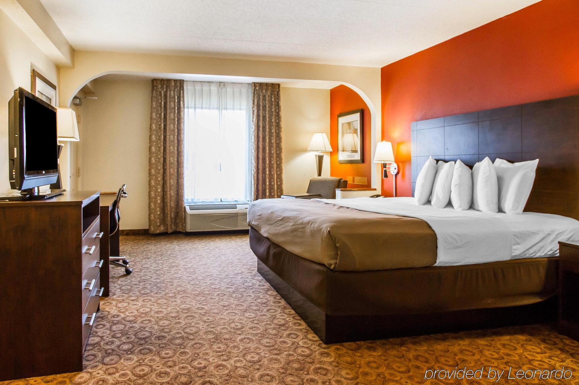 קלארקסוויל Rodeway Inn & Suites מראה חיצוני תמונה