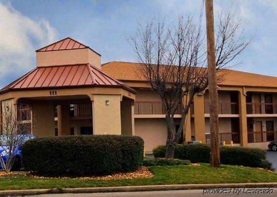 קלארקסוויל Rodeway Inn & Suites מראה חיצוני תמונה
