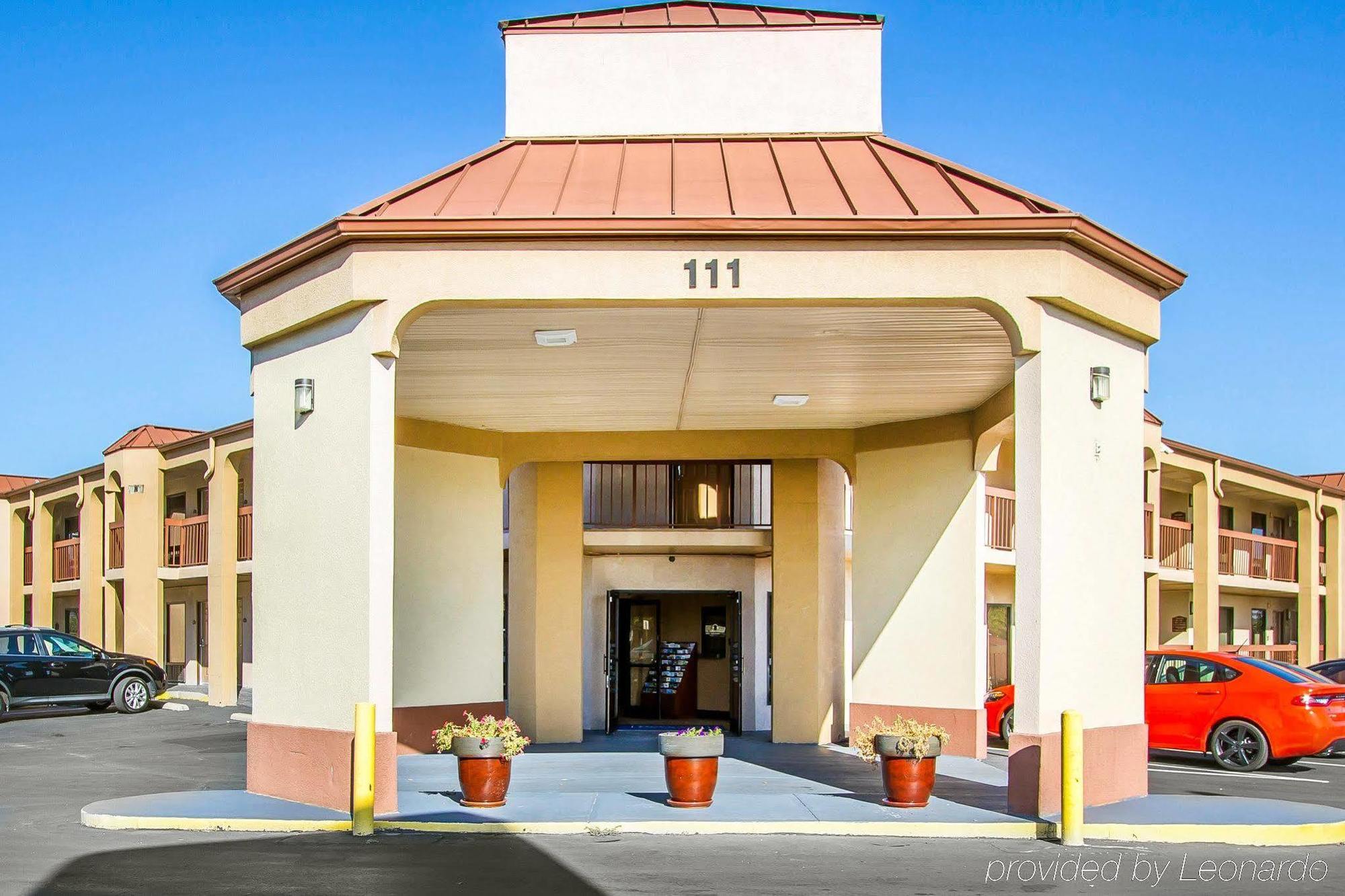 קלארקסוויל Rodeway Inn & Suites מראה חיצוני תמונה