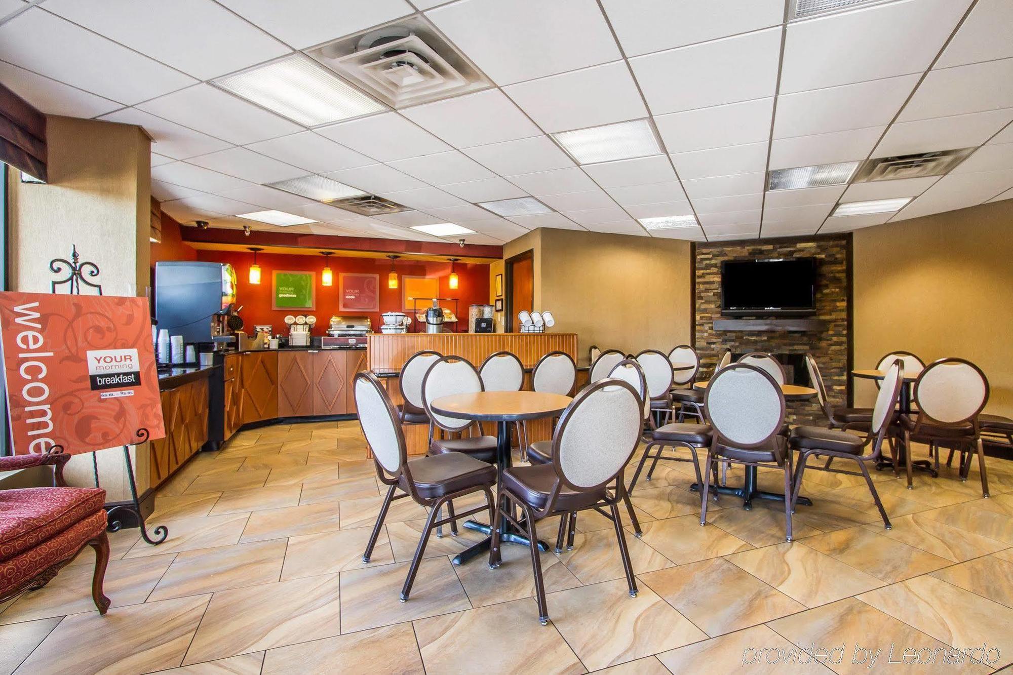 קלארקסוויל Rodeway Inn & Suites מראה חיצוני תמונה